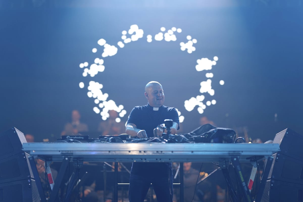 La fe no es para esconderse, es para llevarla a todos lados: El ‘cura DJ’