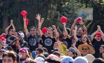 Queridos jóvenes: no están solos, la Iglesia camina con ustedes