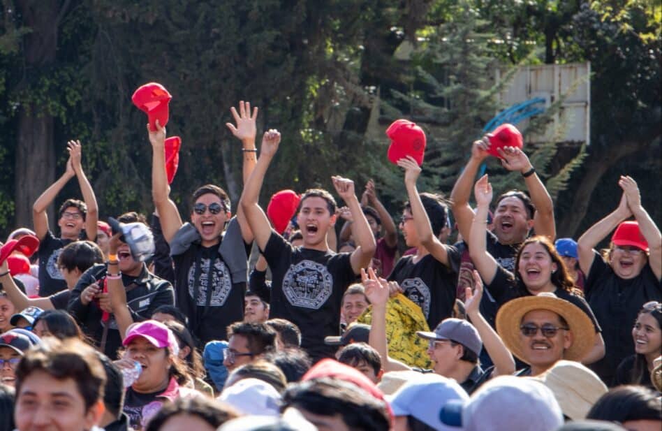 Queridos jóvenes: no están solos, la Iglesia camina con ustedes