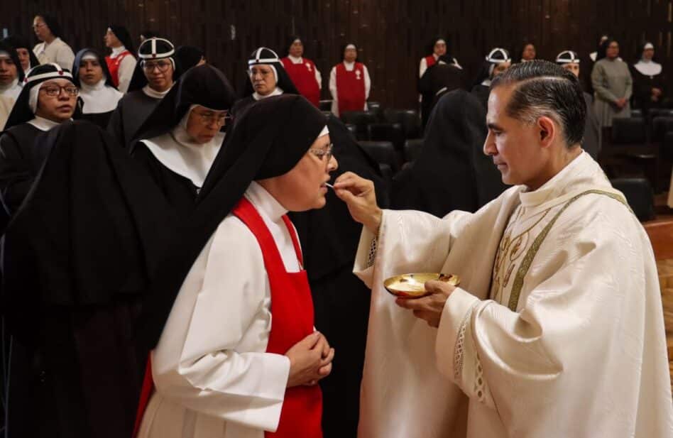 ¿Cómo es ser sacerdote o monja? Mitos de la vocación religiosa