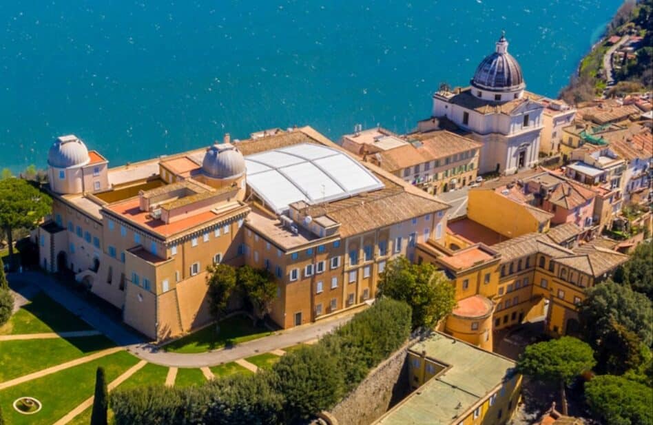 ¿Cómo es Castel Gandolfo, el lugar donde el Papa León XIV pasa sus vacaciones?