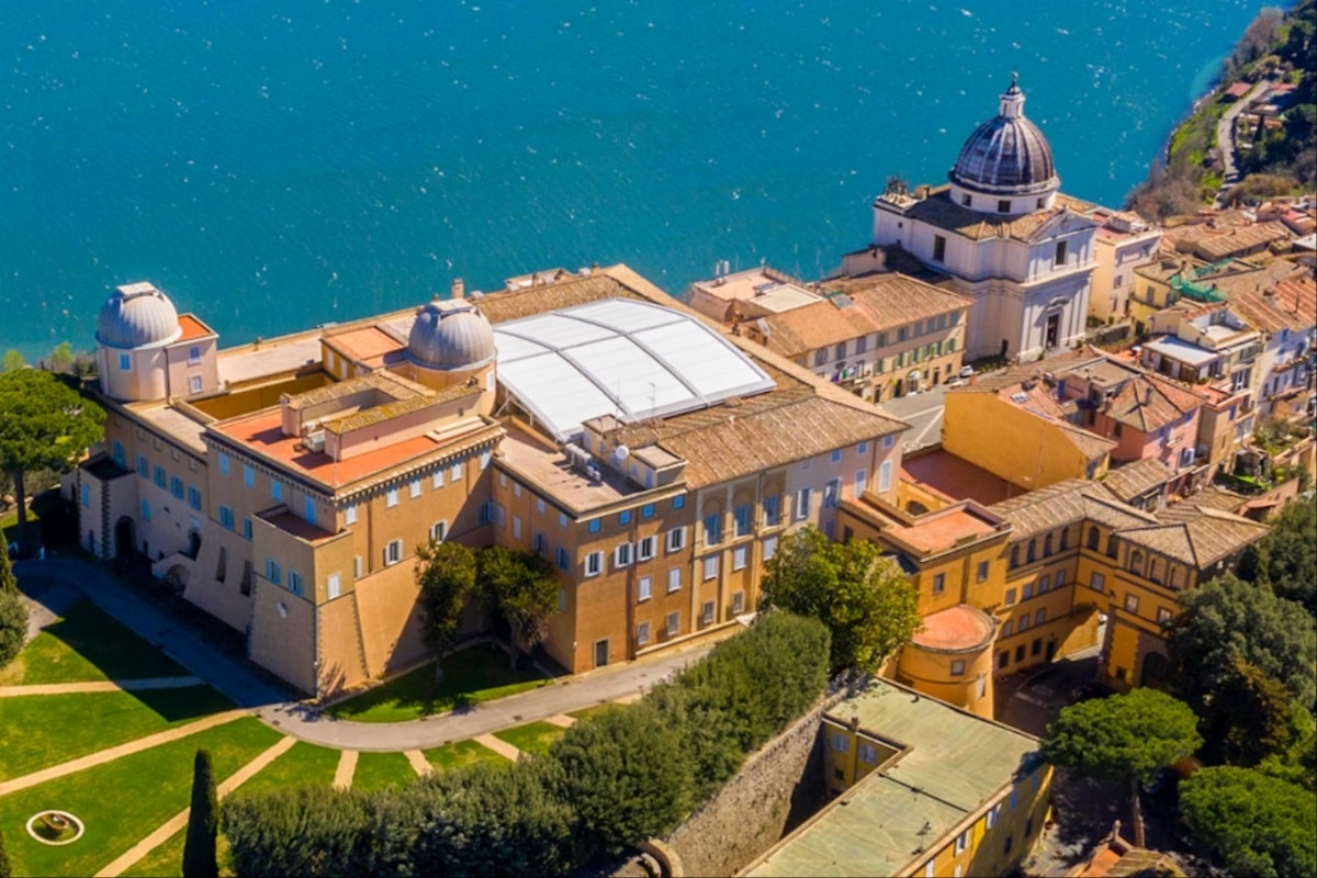 ¿Cómo es Castel Gandolfo, el lugar donde el Papa León XIV pasa sus vacaciones?