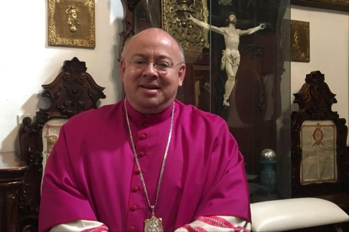El Card. Carlos Aguiar designa al P. Julián López vicerrector de la Universidad Pontificia de México