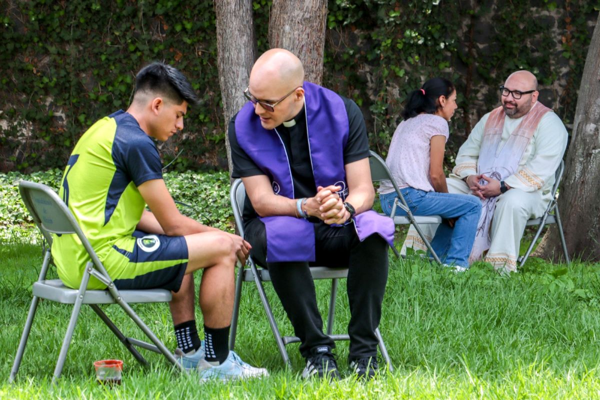 Salud mental de los sacerdotes: ¿quién cuida al que siempre cuidó y oró por nosotros?