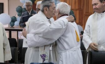 ¿Quién cuida al que siempre cuidó y oró por nosotros?