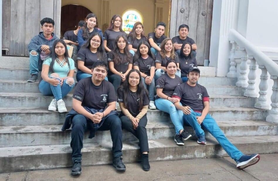 Cómo acercar a los jóvenes a la parroquia: experiencias de grupos juveniles católicos