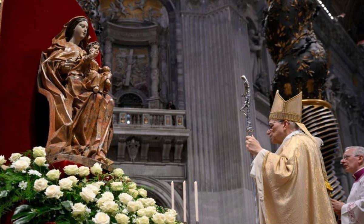 La Moreneta Blanca: la Virgen de Montserrat que acompaña a los Papas en el Vaticano