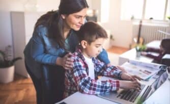 Acompañemos a nuestros hijos para que el mundo digital no vacíe el corazón