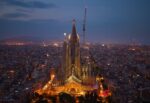 La Sagrada Familia culmina su torre principal: ¿cuánto falta para terminar el templo?