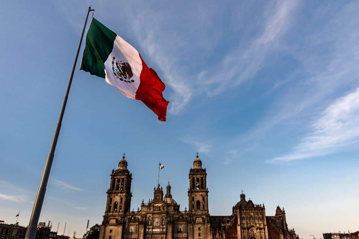 ¡Que viva la unidad de los mexicanos!