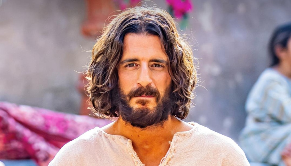 El secreto de Jonathan Roumie para representar a Jesús en The Chosen: "Cristo tomó el control"