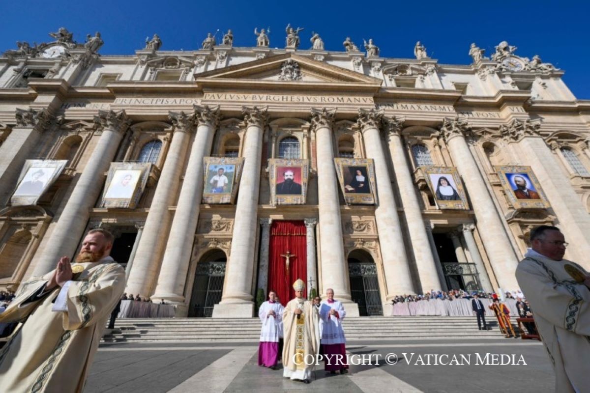 El Papa León XIV canoniza a siete nuevos santos y llama a vivir en la esperanza de Dios