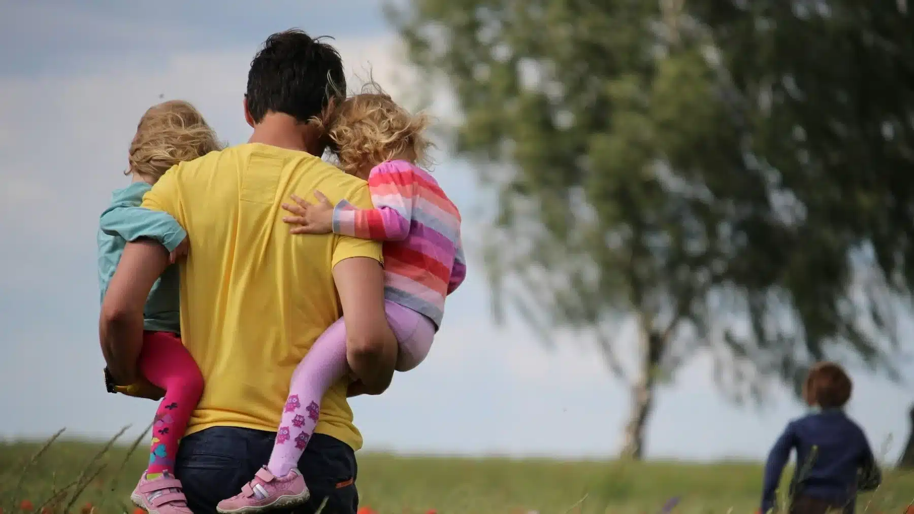 Test: ¿Eres un "padre helicóptero"? Descubre si estás sobreprotegiendo a tus hijos Test: ¿Eres un "padre helicóptero"? Descubre si estás sobreprotegiendo a tus hijos