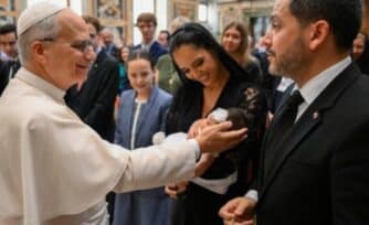 La maternidad y la paternidad no son cargas, son esperanza que fortalecen a la sociedad: Papa León XIV