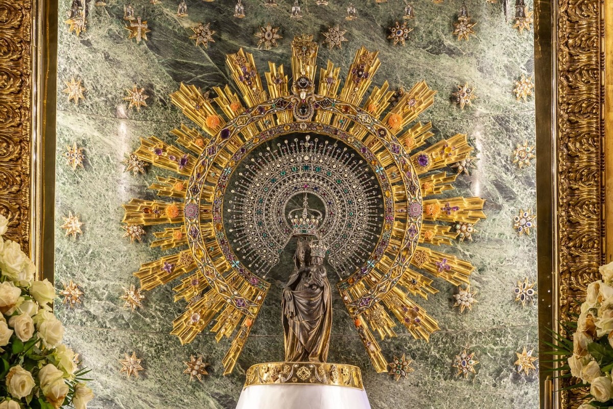 La Virgen del Pilar es la única que se apareció a un apóstol.