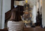 acercarme a la iglesia
