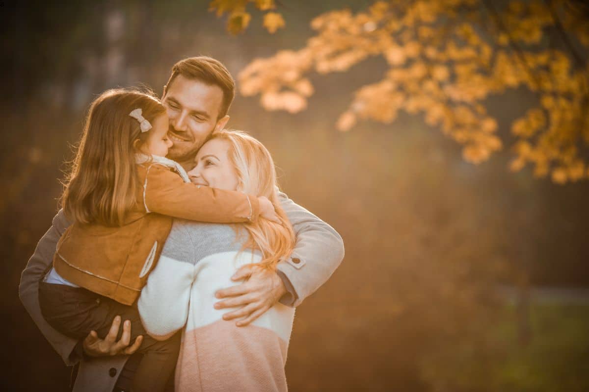 El abrazo como lugar seguro en la familia