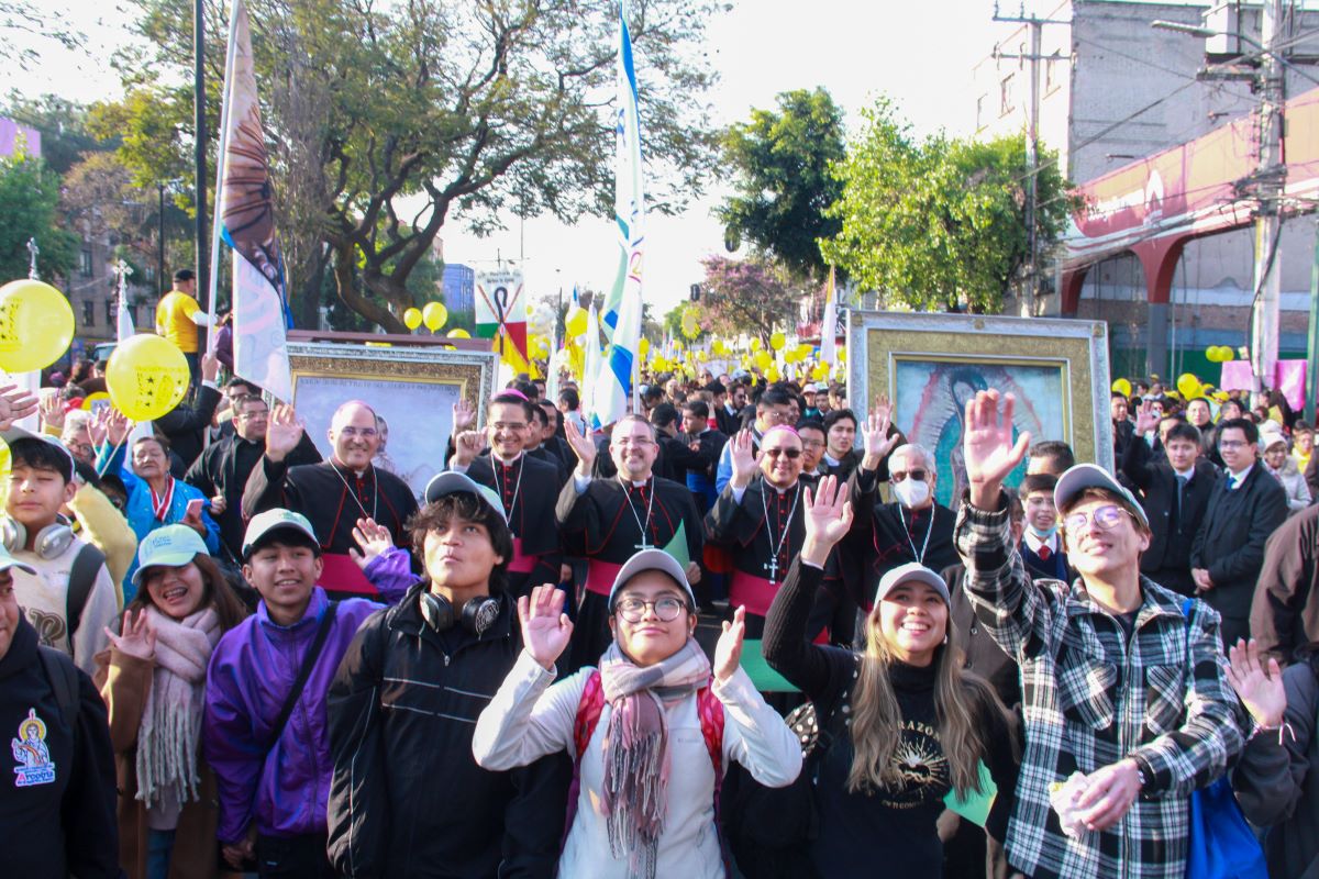 Casi 40 mil fieles peregrinaron a la Basílica de Guadalupe por la paz y la unidad