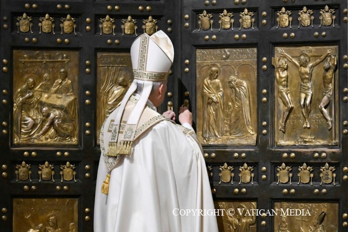 “La puerta de la clemencia de Dios no se cierra”, afirma el Papa al concluir el Jubileo 2025