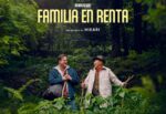 Brendan Fraser en escena de Familia en Renta caminando en un bosque junto a un hombre mayor, reflejando amistad, soledad y búsqueda de familia.