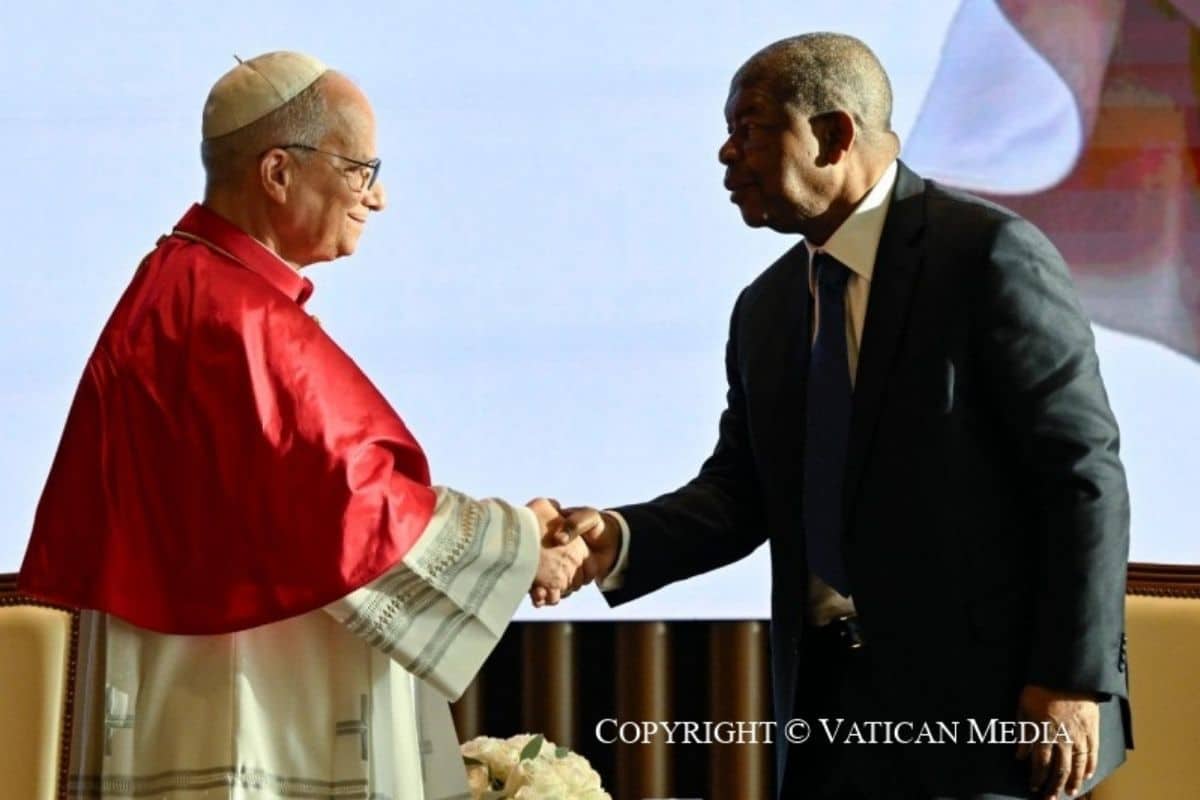 Día 6 del Papa León XIV en África: “Poseen una alegría que ni las circunstancias más adversas han podido extinguir”