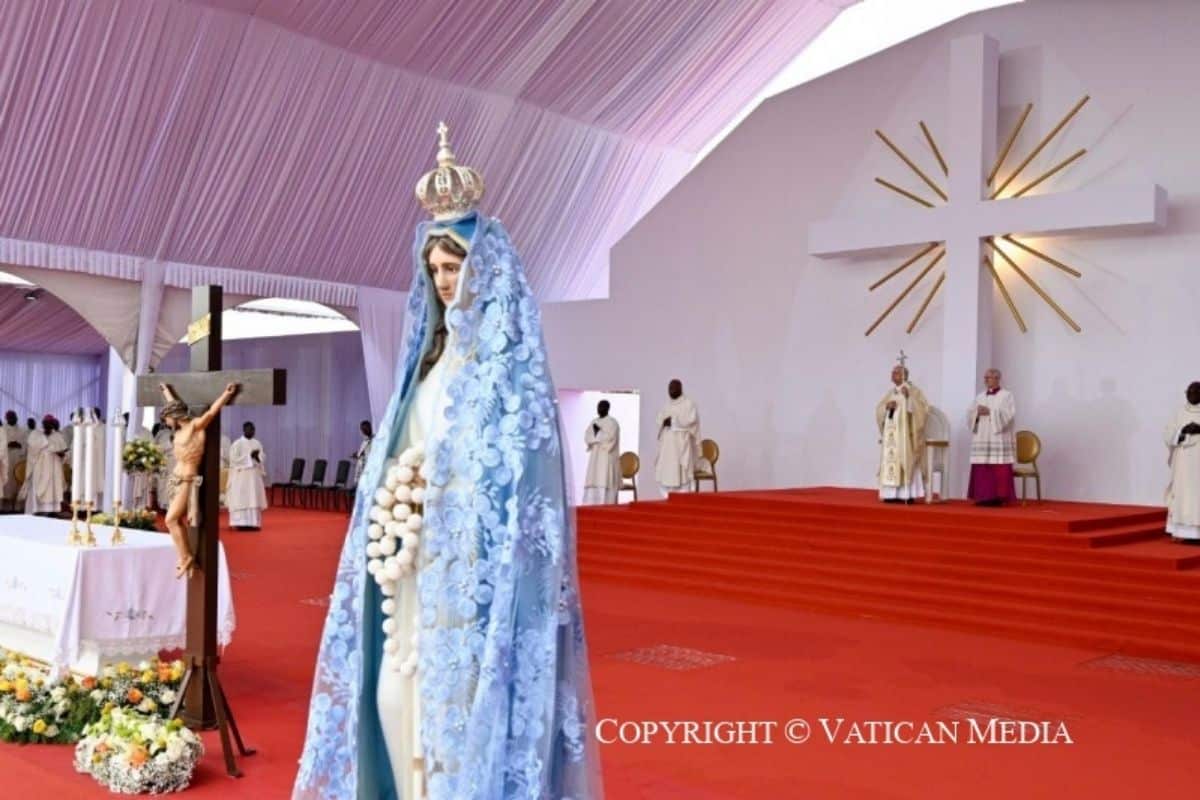 Rezo Regina Caeli, Angola