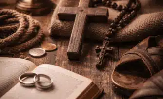 ¿Qué hacen los religiosos cuando no están rezando?