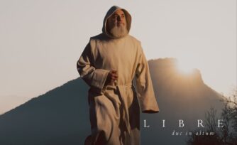 Libres, la película de Prime que revela lo que pasa cuando alguien lo deja todo por el silencio