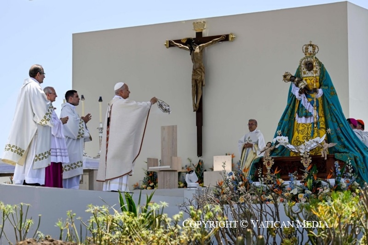Concluye viaje del Papa por España: "Solo el corazón de Cristo puede salvar a la humanidad"