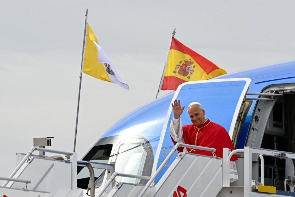 Papa León llega a España