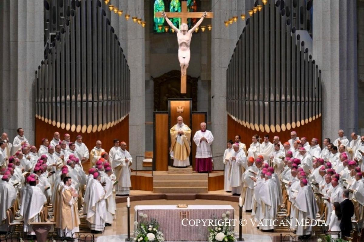 Papa León XIV en la Sagrada Familia.