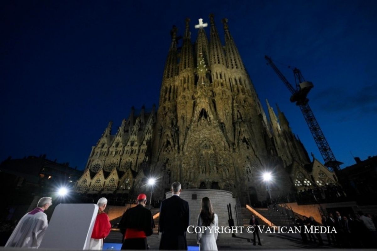 Viaje del Papa a España EN VIVO: Cristo nos llama a levantar al que ha caído