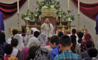 ¿Cómo pueden regresar los sacerdotes y fieles de la FSSPX a la Iglesia católica? El Vaticano explica el procedimiento