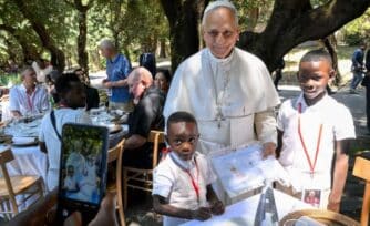 "Hambre de una Iglesia que abra sus puertas": el mensaje de León XIV a personas vulnerables